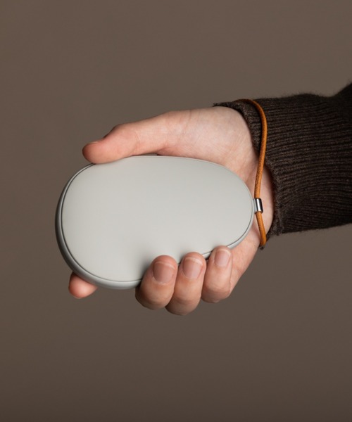 BIRTHDAY BAR（バースデイバー）の「smaly Hand Warmer カイロ（生活家電・レディース・グレイッシュブルー/ピンクベージュ/ベージュ/グレー・フリー）」の3枚目の写真