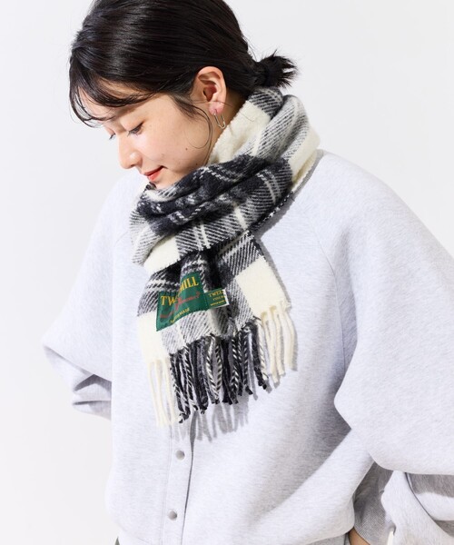 FREAK'S STORE(フリークスストア)の「限定展開 TWEED MILL/ツイードミル 別注PURE NEW WOOL マフラー(マフラー・レディース・イエロー/オフホワイト/グリーン/チャコールグレー/レッド/オレンジ・ONE SIZE)」の9枚目の写真