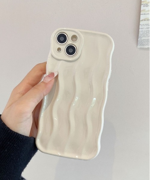 lit.Cy（リットシー）の「ウェーブデザインスマホケース　iPhoneケース（スマホケース/カバー・レディース・ピンク/オフホワイト/ブラック/シルバー/ブルー系その他/ピンク系その他・C/D/A/B/E/F）」の2枚目の写真