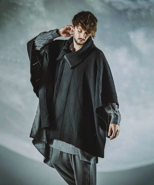 NO ID.（ノーアイディ）の「ボリュームネックニットZIPポンチョ