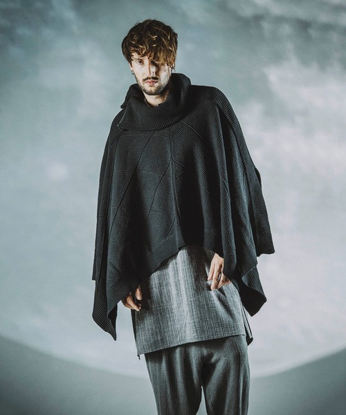 NO ID.（ノーアイディ）の「ボリュームネックニットZIPポンチョ