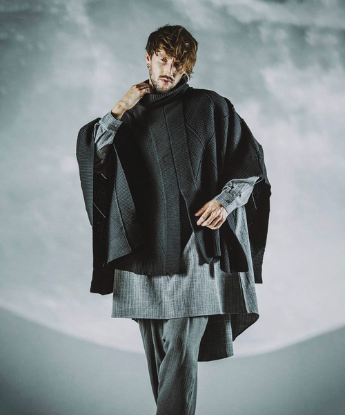 NO ID.（ノーアイディ）の「ボリュームネックニットZIPポンチョ