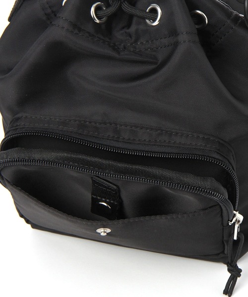 LAKOLE（ラコレ）の「フロントP巾着ショルダーバッグ / 991663（ショルダーバッグ・メンズ・ブラック/ホワイト/チャコールグレー/ライトブルー・FREE）」の11枚目の写真