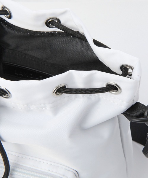 LAKOLE（ラコレ）の「フロントP巾着ショルダーバッグ / 991663（ショルダーバッグ・メンズ・ブラック/ホワイト/チャコールグレー/ライトブルー・FREE）」の14枚目の写真