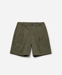 One Tuck Short Pant