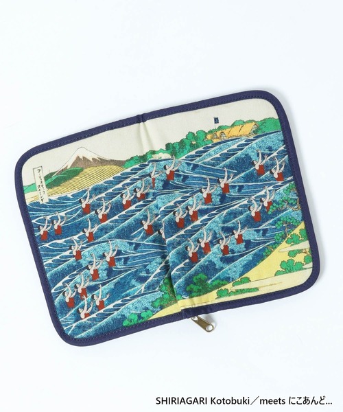 niko and...（ニコアンド）の「【しりあがり寿】コラボ マルチケース（ポーチ・レディース・その他1・0）」の4枚目の写真