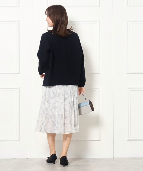 couture brooch(クチュールブローチ)の「◆【春の軽羽織】パール調釦コクーンニットジャケット(カーディガン/ボレロ・レディース・アイボリー/ブラック/サックスブルー・38/42)」の19枚目の写真