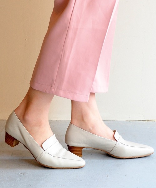 cava cava（サヴァサヴァ）の「防滑│シンプルモカパンプス　3720511（パンプス・レディース・ベージュ/クリアブラック/ブラック/アイボリー/シャンパン/グレイッシュベージュ/ダークブラウン・23.0cm/23.5cm/24.0cm/24.5cm/22.5cm/24cm/23cm）」の2枚目の写真