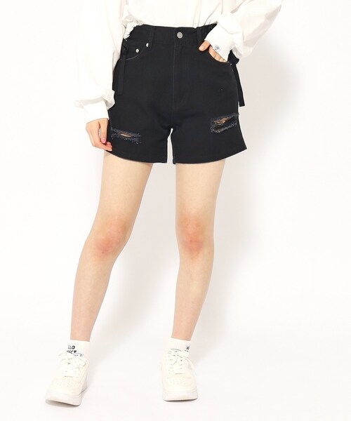 PINK-latte(ピンクラテ)の「◆【アジャスターあり】ダメージデザインショートパンツ(その他パンツ・キッズ・ブラック/ブルー系8/ブルー系9/オフホワイト/ブラック系4・14/15 /16)」の1枚目の写真