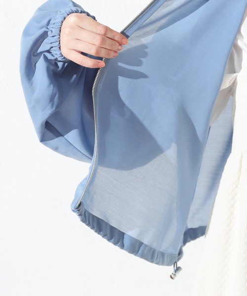 Honeys（ハニーズ）の「シアーフードブルゾン（ブルゾン・レディース・ホワイト/ブルー/グレー/ブラック・S/M/L/LL）」の6枚目の写真