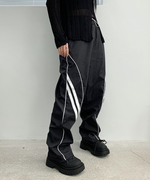 FOLLOWIN（フォロウィン）の「[UNISEX][スポーティーブロックコアルック]ナイロン配色ストリングワイドパンツ（その他パンツ・レディース・ライトグレー/ブラック・FREE）」の6枚目の写真