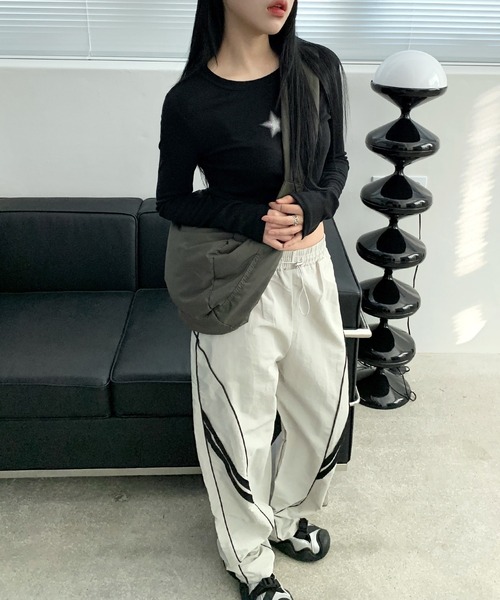 FOLLOWIN（フォロウィン）の「[UNISEX][スポーティーブロックコアルック]ナイロン配色ストリングワイドパンツ（その他パンツ・レディース・ライトグレー/ブラック・FREE）」の20枚目の写真