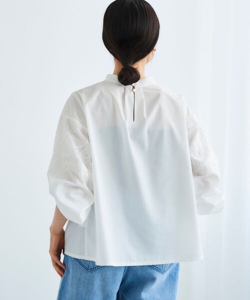 le.coeur blanc(ルクールブラン)の「レースキリカエスタンドネックブラウス(シャツ/ブラウス・レディース・ブラック/オフホワイト・38)」の6枚目の写真