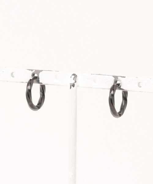 NO WAY（ノーウェイ）の「/Stainless/Twist Pierce 12mm（ピアス（両耳用）・メンズ・ブラック/シルバー/ゴールド・FREE）」の5枚目の写真