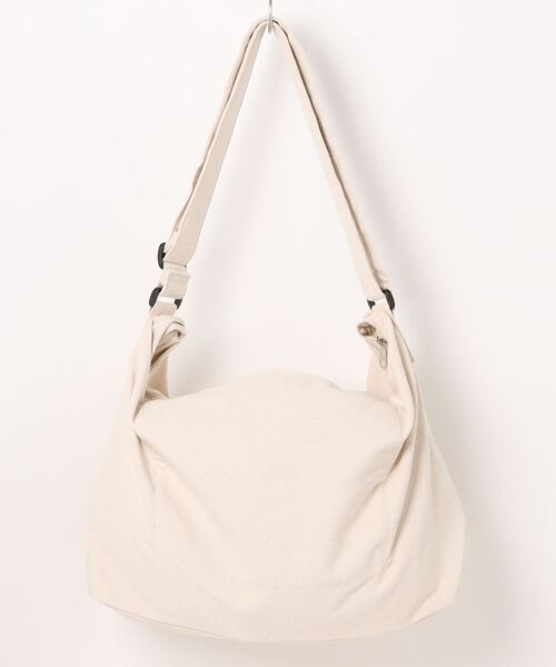 BEN DAVIS(ベンデイビス)の「【BEN DAVIS/ベンデイヴィス】 ビッグキャンパスショルダーバッグ(バックパック/リュック・メンズ・ブラック/オフホワイト/キャメル/カーキ・FREE)」の5枚目の写真