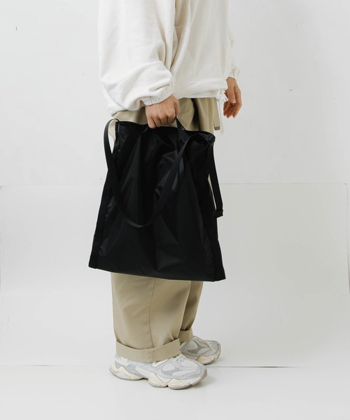 HIGHTIDE（ハイタイド）の「トートバッグ サコッシュ StitchandSew ステッチアンドソー ウルトラライトフラットトート ショルダーバッグ A4対応（トートバッグ・メンズ・ブラック・FREE）」の3枚目の写真