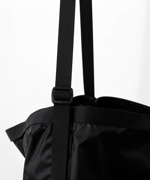HIGHTIDE（ハイタイド）の「トートバッグ サコッシュ StitchandSew ステッチアンドソー ウルトラライトフラットトート ショルダーバッグ A4対応（トートバッグ・メンズ・ブラック・FREE）」の6枚目の写真