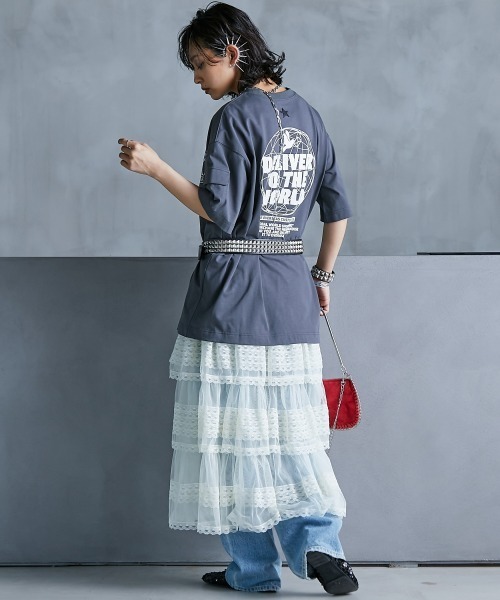 GEVS.(ジェイヴィス)の「<大きいサイズ> 綿100%ゆったりシルエットロゴプリントTシャツ GEVS.(Tシャツ/カットソー・レディース・チャコール/オフホワイト・4L/3L/LL/L/5L)」の14枚目の写真