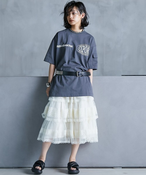 GEVS.(ジェイヴィス)の「<大きいサイズ> 綿100%ゆったりシルエットロゴプリントTシャツ GEVS.(Tシャツ/カットソー・レディース・チャコール/オフホワイト・4L/3L/LL/L/5L)」の6枚目の写真