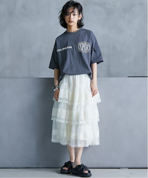 GEVS.(ジェイヴィス)の「<大きいサイズ> 綿100%ゆったりシルエットロゴプリントTシャツ GEVS.(Tシャツ/カットソー・レディース・チャコール/オフホワイト・4L/3L/LL/L/5L)」の10枚目の写真