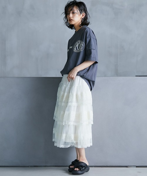GEVS.(ジェイヴィス)の「<大きいサイズ> 綿100%ゆったりシルエットロゴプリントTシャツ GEVS.(Tシャツ/カットソー・レディース・チャコール/オフホワイト・4L/3L/LL/L/5L)」の18枚目の写真