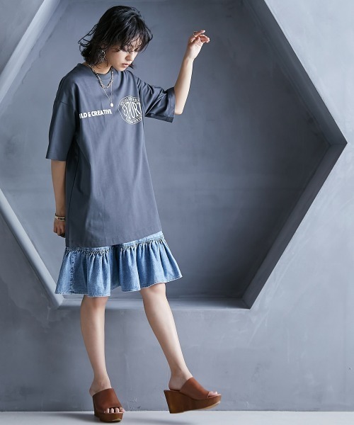 GEVS.(ジェイヴィス)の「<大きいサイズ> 綿100%ゆったりシルエットロゴプリントTシャツ GEVS.(Tシャツ/カットソー・レディース・チャコール/オフホワイト・4L/3L/LL/L/5L)」の7枚目の写真