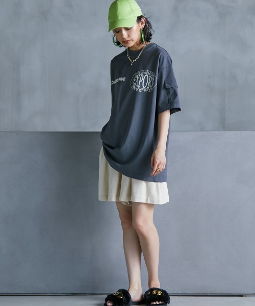 GEVS.(ジェイヴィス)の「<大きいサイズ> 綿100%ゆったりシルエットロゴプリントTシャツ GEVS.(Tシャツ/カットソー・レディース・チャコール/オフホワイト・4L/3L/LL/L/5L)」の20枚目の写真