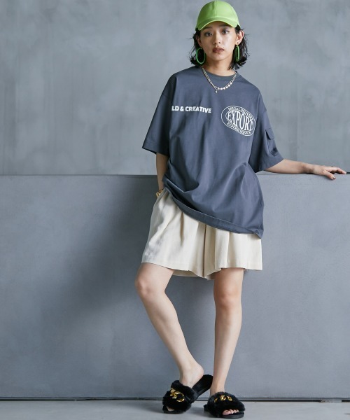 GEVS.(ジェイヴィス)の「<大きいサイズ> 綿100%ゆったりシルエットロゴプリントTシャツ GEVS.(Tシャツ/カットソー・レディース・チャコール/オフホワイト・4L/3L/LL/L/5L)」の22枚目の写真