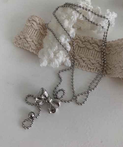 Vipoa（ヴィポア）の「ribbon beads long necklace（ネックレス・レディース・シルバー・FREE）」の9枚目の写真