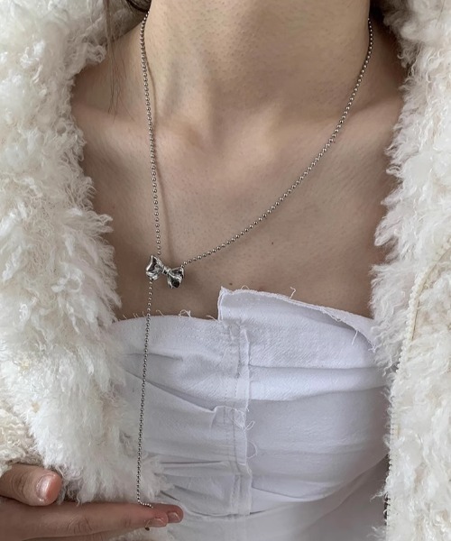 Vipoa（ヴィポア）の「ribbon beads long necklace（ネックレス・レディース・シルバー・FREE）」の6枚目の写真