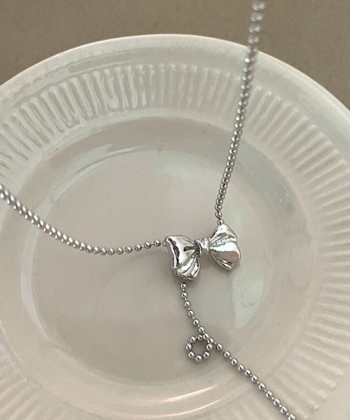 Vipoa（ヴィポア）の「ribbon beads long necklace（ネックレス・レディース・シルバー・FREE）」の3枚目の写真