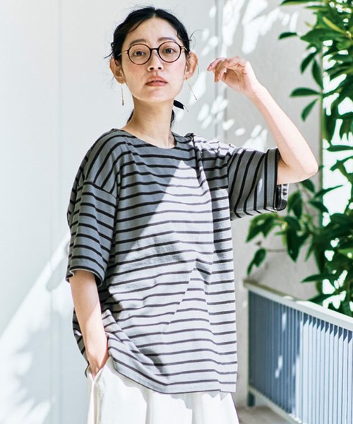 and myera（アンド マイラ）の「ａｎｄ　ｍｙｅｒａ　大人色ボーダーＴシャツ（Tシャツ/カットソー・レディース・ブラック系その他/ブルー/グレー・MEDIUM/X-LARGE/LARGE）」の2枚目の写真