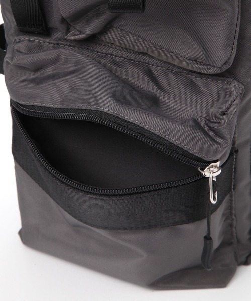 LAKOLE（ラコレ）の「ガジェット縦長ボディバッグ / 132184（ボディバッグ/ウエストポーチ・メンズ・チャコールグレー/ネイビー/ブラック・FREE）」の15枚目の写真