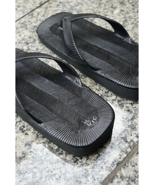 乱痴気(ランチキ)の「V.I.C classic rubber sandal(サンダル・メンズ・ブラック/ベージュ・FREE)」の11枚目の写真