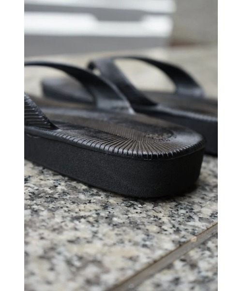 乱痴気(ランチキ)の「V.I.C classic rubber sandal(サンダル・メンズ・ブラック/ベージュ・FREE)」の18枚目の写真