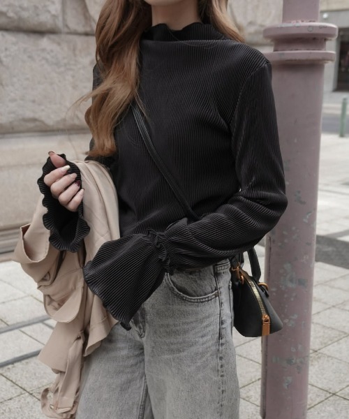 classicalelf（クラシカルエルフ）の「華奢見えが叶う 女性の味方。 キャンディー スリーブ プリーツ メロー トップス（Tシャツ/カットソー・レディース・グレイッシュブルー/ブラック/アイボリー/グレイッシュベージュ・X-LARGE/SMALL/MEDIUM/LARGE）」の17枚目の写真