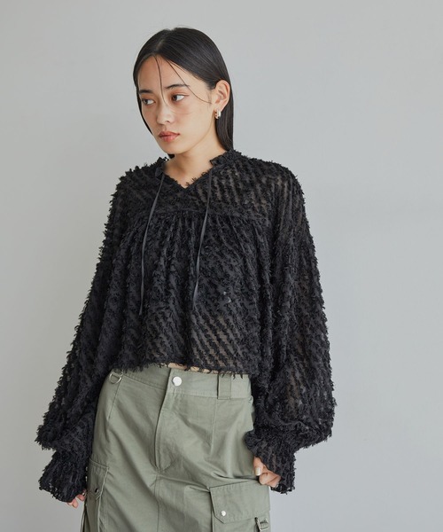 VIS（ビス）の「カットジャガードフリンジボリュームブラウス（シャツ/ブラウス・レディース・ブラック/キナリ・FREE）」の21枚目の写真