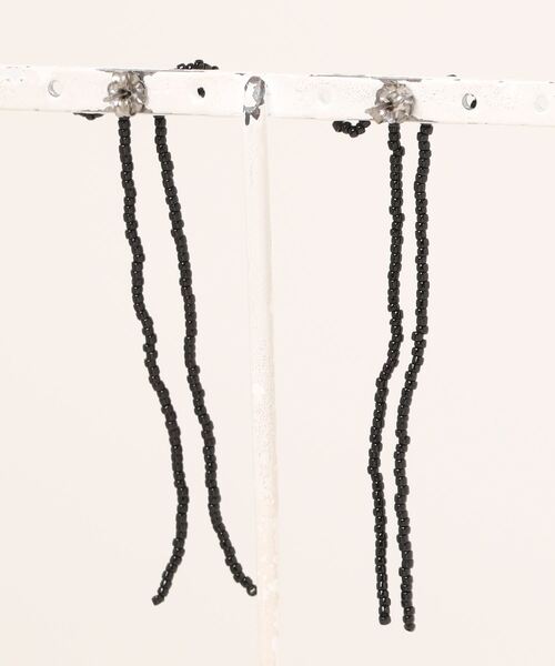 LOWRYS FARM（ローリーズファーム）の「ビーズロングリボンピアス　 142885（ピアス（両耳用）・レディース・シルバー/ブラック・FREE）」の3枚目の写真