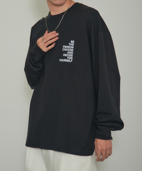 MAISON CLUB(メゾンクラブ)の「【MAISON CLUB】Logo Print Over Size long sleeve Tee オーバーサイズロンTee(Tシャツ/カットソー・メンズ・ブラック系その他3/ホワイト系その他2/ブラック系その他/ホワイト系その他3/ホワイト系その他/ブラック系その他2・FREE)」の7枚目の写真