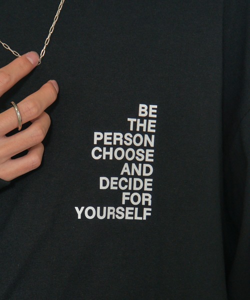 MAISON CLUB(メゾンクラブ)の「【MAISON CLUB】Logo Print Over Size long sleeve Tee オーバーサイズロンTee(Tシャツ/カットソー・メンズ・ブラック系その他3/ホワイト系その他2/ブラック系その他/ホワイト系その他3/ホワイト系その他/ブラック系その他2・FREE)」の9枚目の写真
