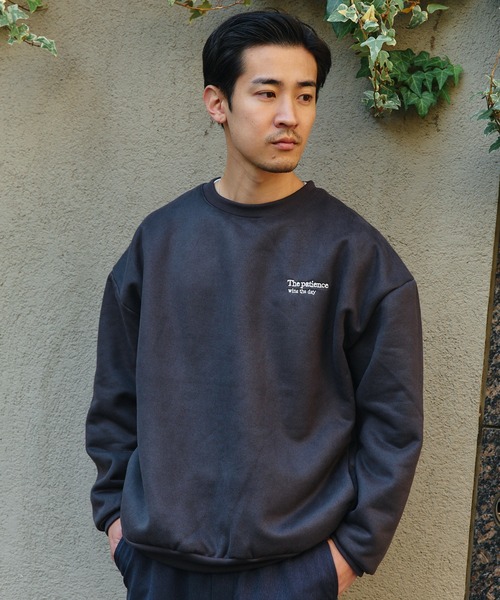 BEAMS HEART(ビームスハート)の「【ユニセックス】フェイクスウェード ボア クルーネック スウェット(スウェット・メンズ・チャコールグレー/ライトブラウン/ホワイト系その他5・SMALL/MEDIUM/LARGE)」の8枚目の写真