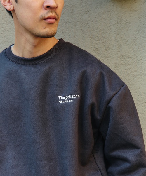 BEAMS HEART(ビームスハート)の「【ユニセックス】フェイクスウェード ボア クルーネック スウェット(スウェット・メンズ・チャコールグレー/ライトブラウン/ホワイト系その他5・SMALL/MEDIUM/LARGE)」の10枚目の写真