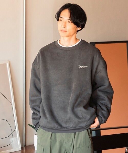 BEAMS HEART(ビームスハート)の「【ユニセックス】フェイクスウェード ボア クルーネック スウェット(スウェット・メンズ・チャコールグレー/ライトブラウン/ホワイト系その他5・SMALL/MEDIUM/LARGE)」の4枚目の写真