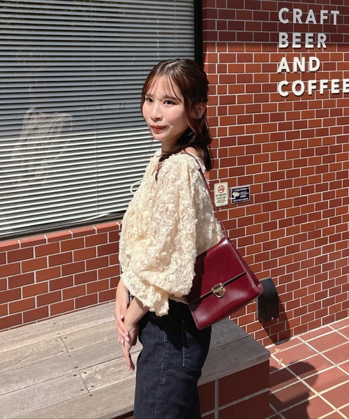 muguet（ミュゲ）の「【オケージョン対応】フラワーリボンボレロ（カーディガン/ボレロ・レディース・ピンク/アイボリー・FREE）」の3枚目の写真