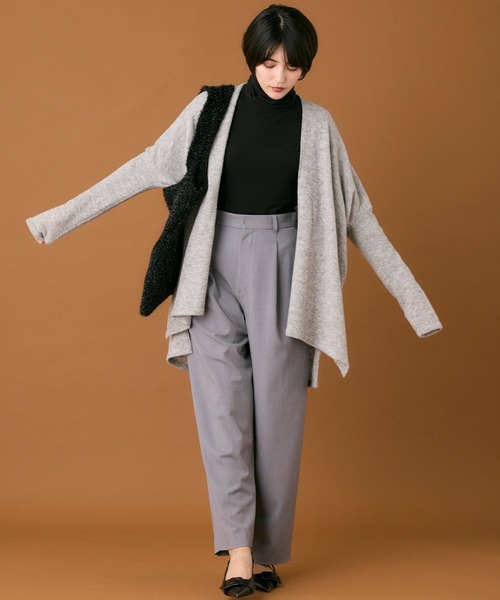 INED CLARO（イネドクラロ）の「カーブタックパンツ（その他パンツ・レディース・ベージュ/ネイビー/グレー・9号/11号）」の18枚目の写真