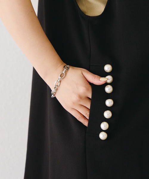 LAVEANGE（ラビアンジェ）の「【洗える】パールポケットロングジレ /セットアップ対応（ベスト・レディース・ベージュ/ブラック・5L/4L/3L/LL/M）」の19枚目の写真