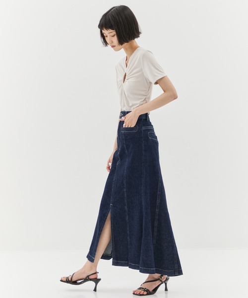 STUDIOUS（ステュディオス）の「【STUDIOUS/ステュディオス】バックフレアデニムスカート（スカート・レディース・グレー/ダークインディゴブルー・1/2）」の20枚目の写真