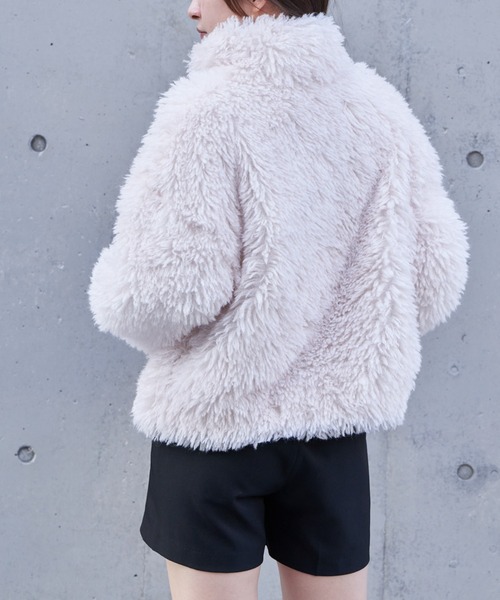 RAY CASSIN（レイカズン）の「【今年絶対欲しい】ボアブルゾン / 軽量 アウター（ブルゾン・レディース・ベージュ/チャコールグレー/アイボリー・FREE）」の7枚目の写真