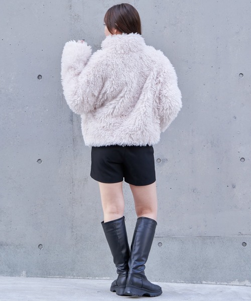 RAY CASSIN（レイカズン）の「【今年絶対欲しい】ボアブルゾン / 軽量 アウター（ブルゾン・レディース・ベージュ/チャコールグレー/アイボリー・FREE）」の12枚目の写真