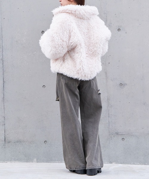 RAY CASSIN（レイカズン）の「【今年絶対欲しい】ボアブルゾン / 軽量 アウター（ブルゾン・レディース・ベージュ/チャコールグレー/アイボリー・FREE）」の18枚目の写真